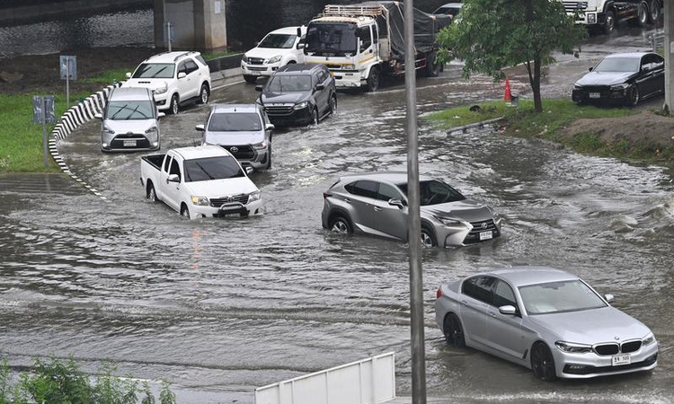 Son Gelişme: Bangkok'ta muson seli nedeniyle afet ilan edildi, 5 bin kişi tahliye edildi: Gelişmeler Takip Edi