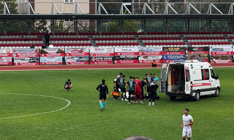 Son Gelişme: Bartın'da maçta kalp krizi geçiren 35 yaşındaki futbolcu tedaviye alındı: Gelişmeler Takip Ediliy