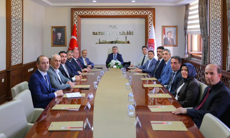 Son Gelişme: Bayburt'ta istihdam ve mesleki eğitim kurulu Vali Eldivan başkanlığında toplandı - Son Dakika Bil