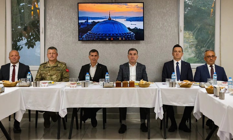 Son Gelişme: Bayburt'ta veda yemeğinde Erkol Çorum'a, Danacı Zonguldak'a uğurlandı
