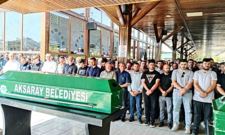 Son Gelişme: Beşinci kattan düşerek hayatını kaybeden genç kız son yolculuğuna uğurlandı: Gelişmeler Takip Edi