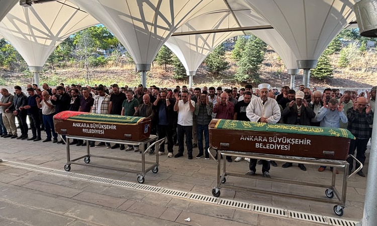 Son Gelişme: Bıçaklandığı belirtilen iki çocuk annesi Buse Akgün Gök Gölbaşı'nda toprağa verildi - Son Dakika