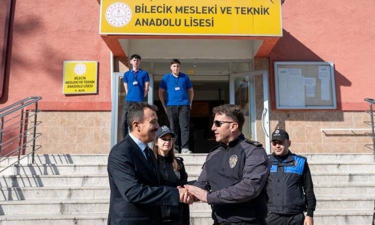 Son Gelişme: Bilecik İl Emniyet Müdürü Erdem Çağlar, okul güvenliği için öğrencilerle buluştu