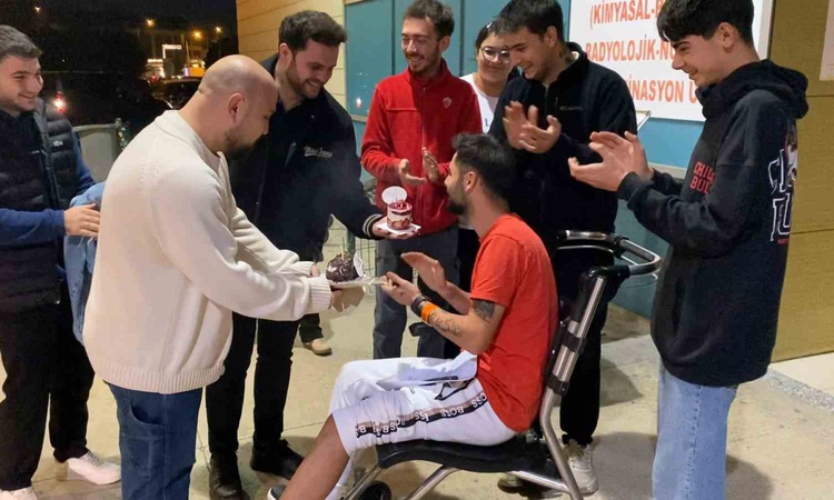 Son Gelişme: Bursa İnegöl'de kaza geçiren genç sürücüye hastanede doğum günü sürprizi yapıldı: Gelişmeler Taki