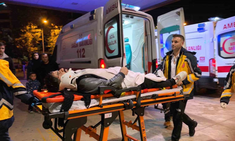 Son Gelişme: Bursa İnegöl'de otomobille çarpışan motosikletteki 2 kardeş yaralandı: Gelişmeler Takip Ediliyor