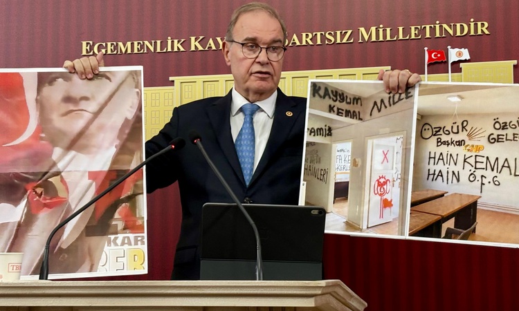 Son Gelişme: CHP'li Öztrak, AK Parti'ye geçen Cemil Tugay tartışmasında 'arşiv unutmaz' dedi - Son Dakika Bilg