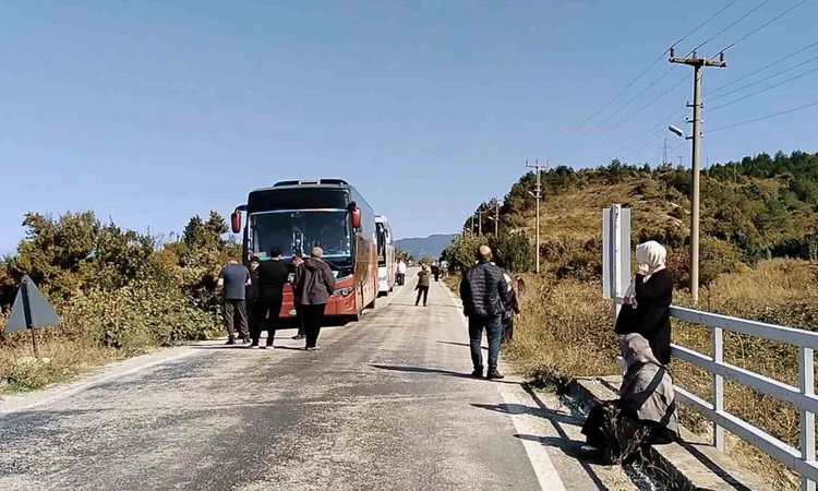 Son Gelişme: Cide-Bartın yolu 14 aydır kapalı, ulaşım 5 kilometrelik köy yolundan sağlanıyor