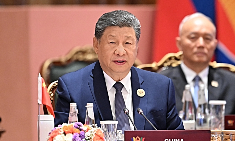 Son Gelişme: Çin Dışişleri Bakanı: Çin Cumhurbaşkanı Xi, önerdiği inisiyatiflerle genişletilmiş BRICS işbirliğ