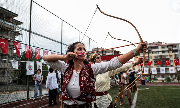 Son Gelişme: Darende'de 73. Festival: Güreş, Okçuluk ve Yemek Yarışları