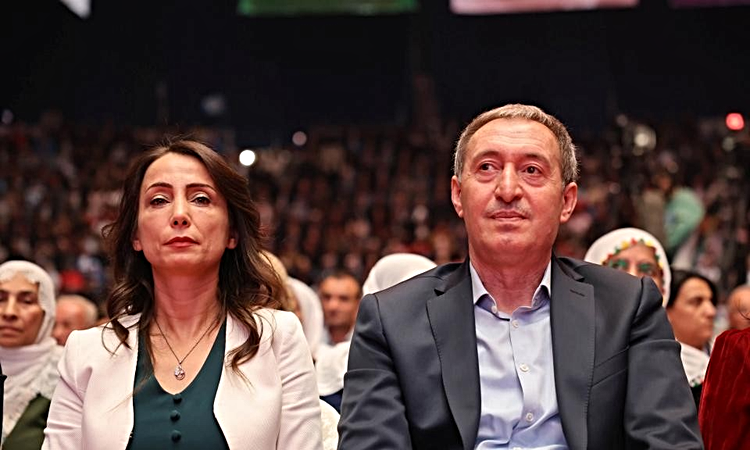 Son Gelişme: DEM Parti Eş Başkanları, Manisa Turgutlu'da okul önünde saldırı için soruşturma istedi