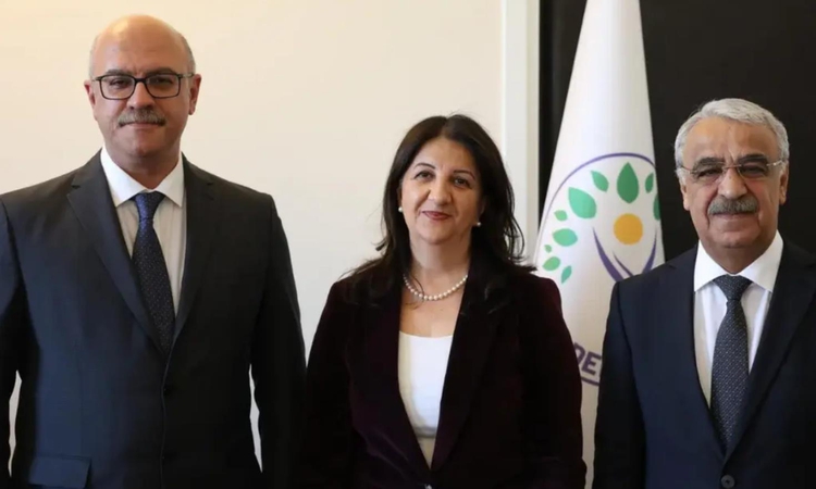 Son Gelişme: DEM Parti Heyeti Öcalan'ın mesajını paylaştı! "Karşılıklı pratik adımlar atılmalı" ve Merak Edile