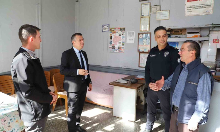 Son Gelişme: Demirci Kaymakamı Bayram, emniyet müdürüyle cuma ziyaretinde esnafı dinledi ve Merak Edilenler