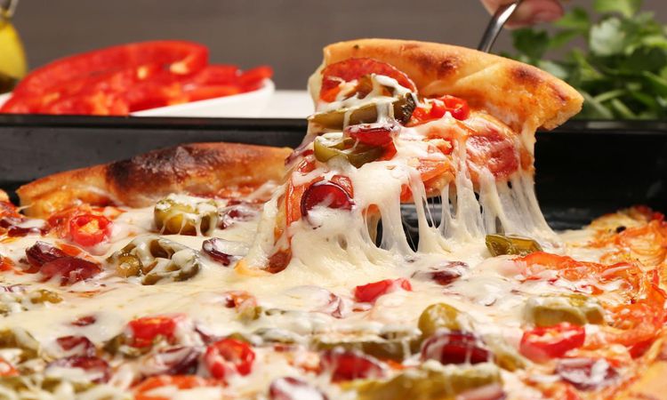 Son Gelişme: Dev pizza zinciri resmen satıldı! Türkiye için sürpriz gelişme ve Merak Edilenler