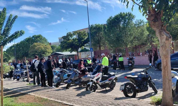 Son Gelişme: Didim'de trafik ekipleri motosiklet denetimlerini gece gündüz sürdürüyor: Gelişmeler Takip Ediliy