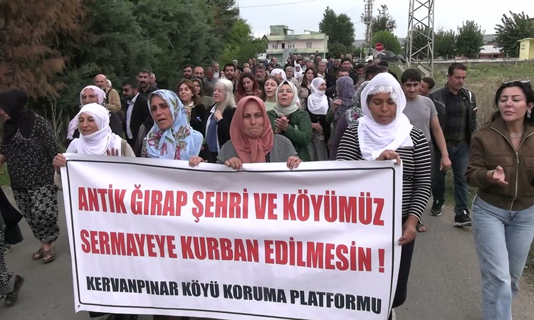Son Gelişme: Diyarbakır Sur'da GES çalışması jandarma eşliğinde yürüyüşle protesto edildi: Gelişmeler Takip Ed