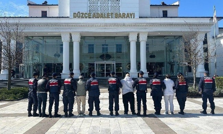 Son Gelişme: Düzce merkezli yapay zeka borsa dolandırıcılığında 9 şüpheli hakkında tutuklama kararı verildi