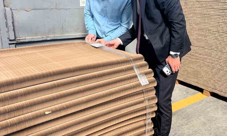 Son Gelişme: Düzce'nin Gümüşova ilçesi Kaymakamı Orhan, üretim tesisinde inceleme yapıp bilgi aldı - Son Dakik
