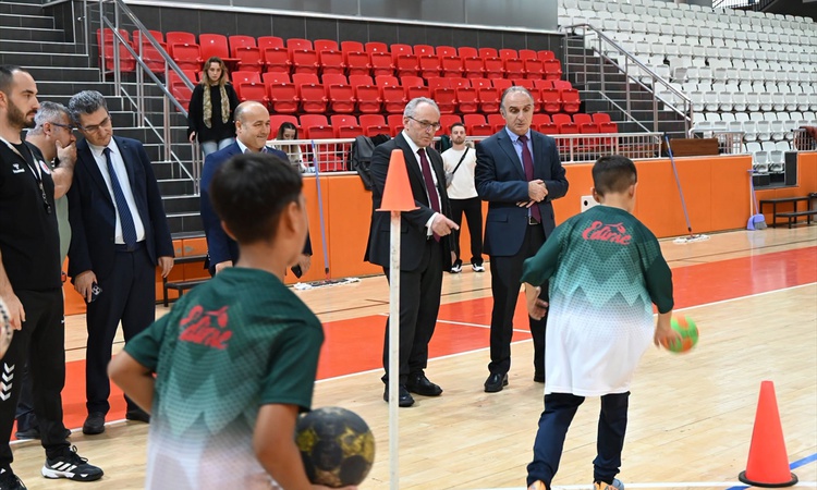 Son Gelişme: Edirne'de spor ve eğitim müdürleri okçuluk eğitmen eğitimlerini inceledi ve Merak Edilenler