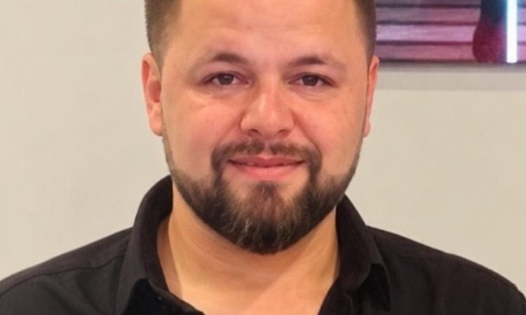 Son Gelişme: Ekmen sahaya indi: Güçlü temsil için yola çıktı