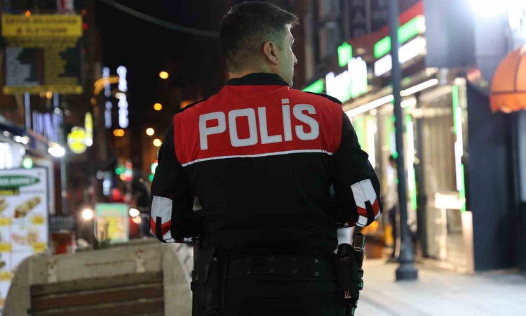 Son Gelişme: Elazığ'da asayiş ve narkotik ekipleri Köfteciler Sokağı'nda denetim yaptı
