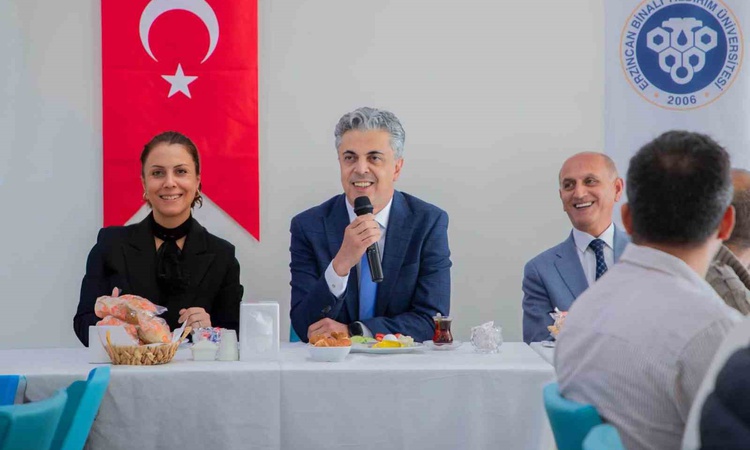 Son Gelişme: Erzincan Binali Yıldırım Üniversitesi Rektörü, işçi personelin önerilerini dinledi