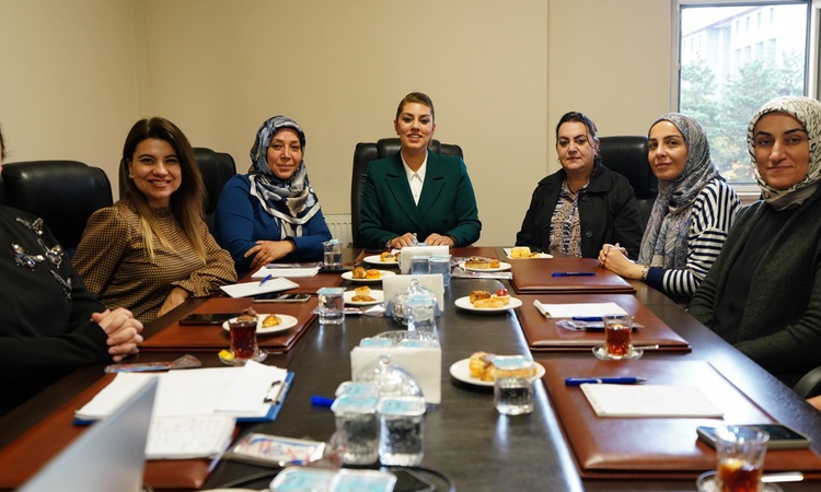 Son Gelişme: Erzurum'da KGK toplantısında tarımda kadın eli projesinin hazırlıkları görüşüldü ve Merak Edilenl