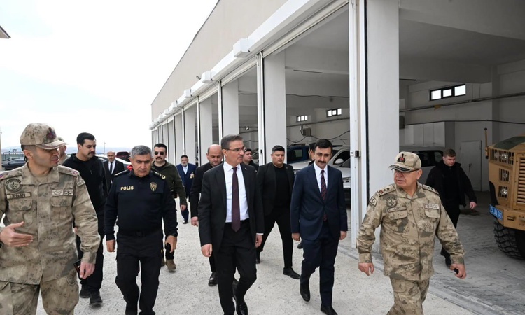 Son Gelişme: Erzurum Valisi Baruş Karayazı'da öğretmenevi inşaatını inceledi - Son Dakika Bilgileri