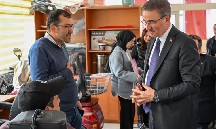 Son Gelişme: Erzurum Valisi Baruş, Türkiye Sakatlar Derneği Şube Başkanı Efe'yi ziyaret etti: Gelişmeler Takip