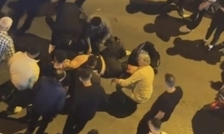 Son Gelişme: Esenler'de silahlı kavgada yaralanan 2 kişi hastaneye kaldırıldı, şüpheliler aranıyor - Son Dakik