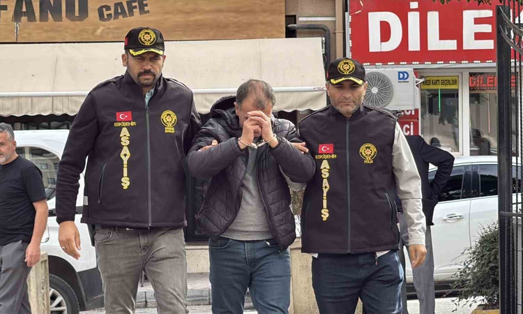 Son Gelişme: Eskişehir’de 9 yıldır firari olan ve 25 yıl hapis cezası ile aranan şahıs yakalandı - Son Dakika