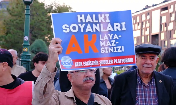 Son Gelişme: Eskişehir'de yurttaşlar fon soruşturmasında 2,2 milyar liralık meblağı protesto etti | İşte Tüm A