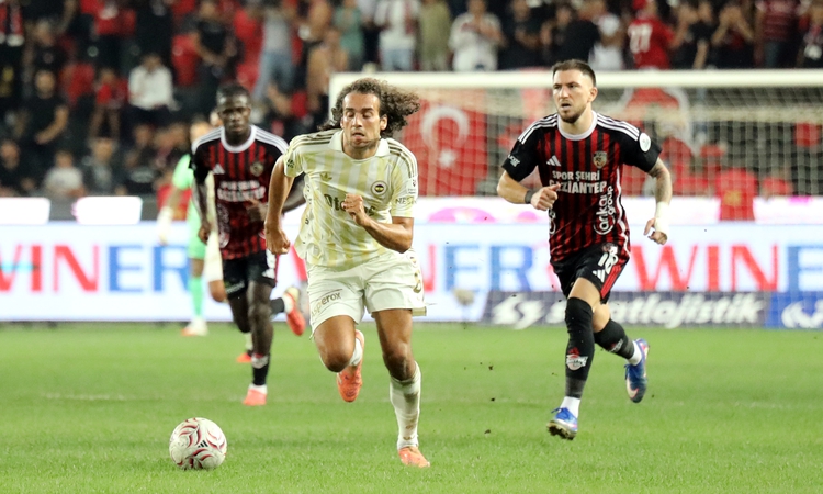 Son Gelişme: Fenerbahçe ilk 5 haftada 8 puan kaybetti: Gelişmeler Takip Ediliyor