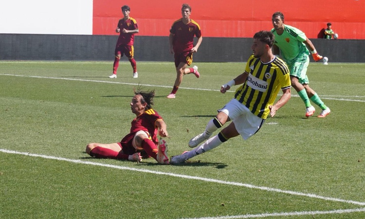 Son Gelişme: Fenerbahçe, Roma karşısında 2-0'ı koruyamadı: Gelişmeler Takip Ediliyor