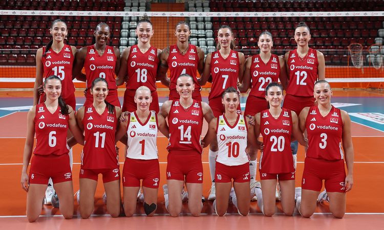 Son Gelişme: Filenin Sultanları Avrupa Şampiyonası'na galibiyetle resmen start aldı ve Merak Edilenler