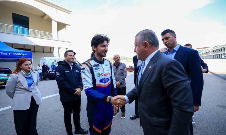 Son Gelişme: Gençlik ve Spor Bakanı Bak, 2027 F1 öncesi İstanbul Park'ta modernizasyonu inceledi | İşte Tüm Ay