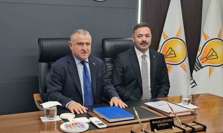 Son Gelişme: Gençlik ve Spor Bakanı Bak, Zonguldak'ta Valilik ve AK Parti'ye ziyaretlerde bulundu