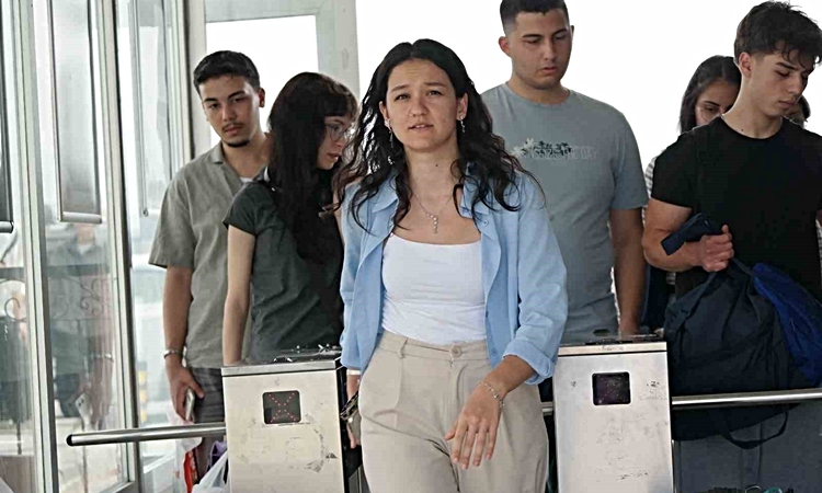 Son Gelişme: Gençlik ve Spor İl Müdürlüğü, Eskişehir'e gelen öğrencileri yurtlarda karşıladı: Gelişmeler Takip