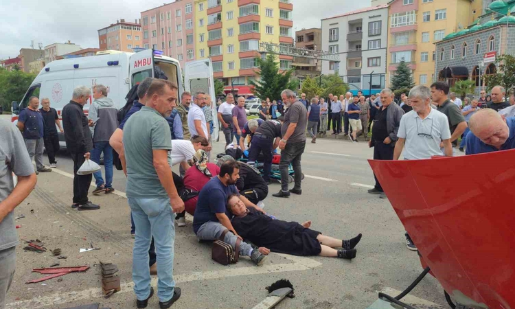 Son Gelişme: Giresun’un Eynesil ilçesinde kaza sonrası can pazarı meydana geldi: 4 yaralı - Son Dakika Bilgile
