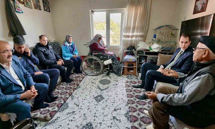 Son Gelişme: Hisarcık Kaymakamı Atam, Dünya Yaşlılar Günü'nde yaşlıları evlerinde ziyaret etti: Gelişmeler Tak