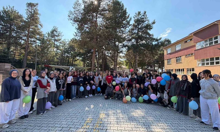 Son Gelişme: Hitit Üniversitesi, Dünya Kız Çocukları Günü'nde farkındalık etkinliği düzenledi - Son Dakika Bil