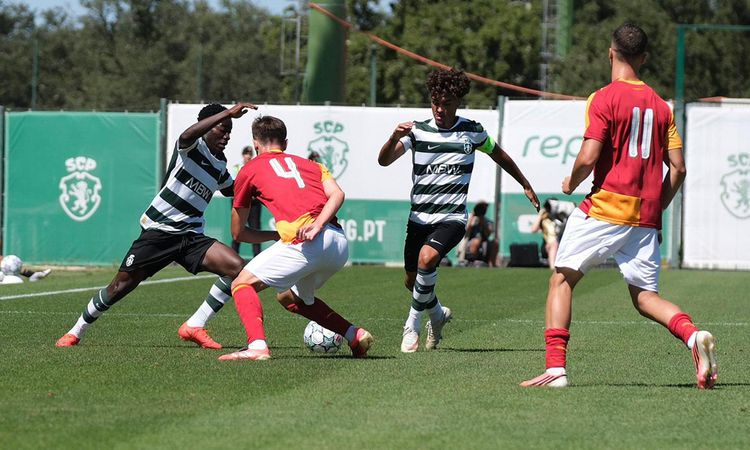 Son Gelişme: İki farklı önde olan Galatasaray, Sporting'e karşı uzatmalarda kabusu yaşadı | İşte Tüm Ayrıntıla