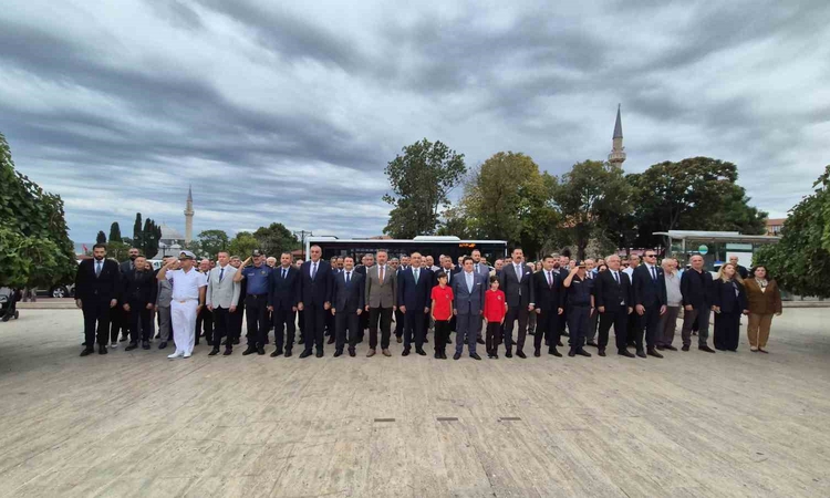 Son Gelişme: İlköğretim Haftası törenle kutlandı: Gelişmeler Takip Ediliyor