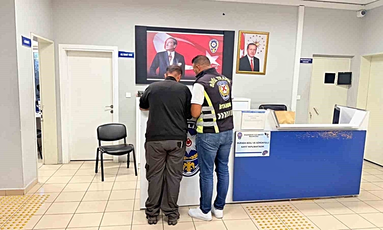 Son Gelişme: İstanbul Başakşehir'de ambulansa yol vermeyen sürücüye 46 bin lira ceza kesildi: Gelişmeler Takip