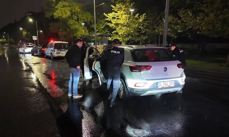 Son Gelişme: İstanbul genelinde 'Huzur İstanbul' denetiminde Üsküdar'da GBT yapıldı ve Merak Edilenler
