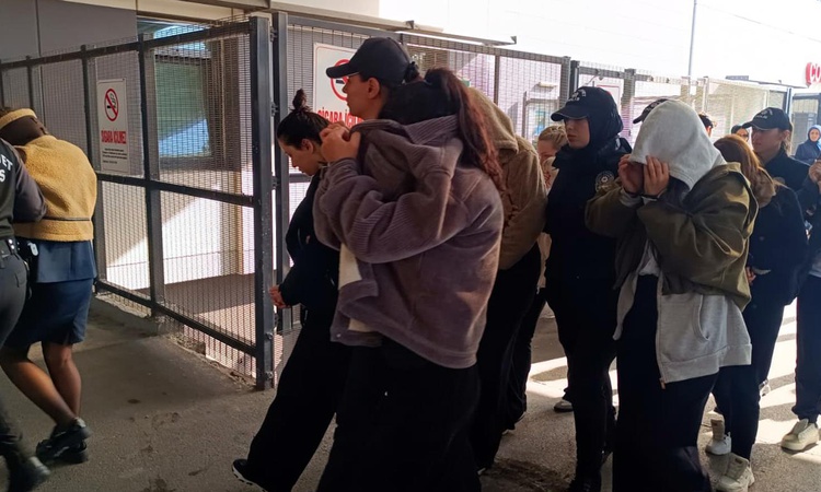 Son Gelişme: İstanbul merkezli yasa dışı 'üreme ticareti' operasyonu: 8 kişi hakkında tutuklama kararı verildi