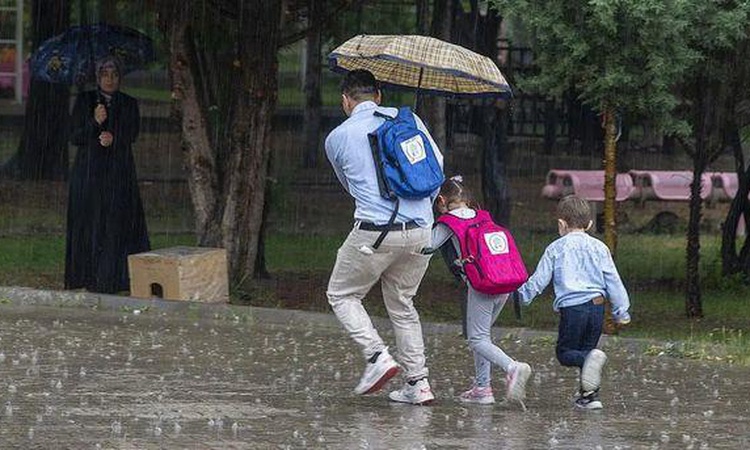 Son Gelişme: İstanbul'da okullar tatil mi? SON DAKİKA! 28 Eylül Pazartesi bugün İstanbul'da okul var mı, yok m