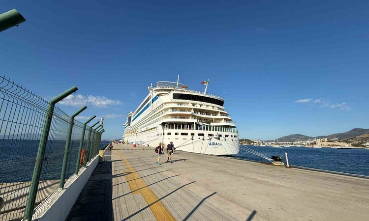 Son Gelişme: İtalya bayraklı AIDAblu, 2 bin 243 yolcuyla Rodos'tan Bodrum'a geldi ve Merak Edilenler