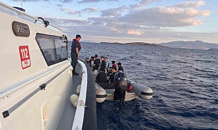 Son Gelişme: İzmir’de 15 düzensiz göçmen yakalandı - Son Dakika Bilgileri