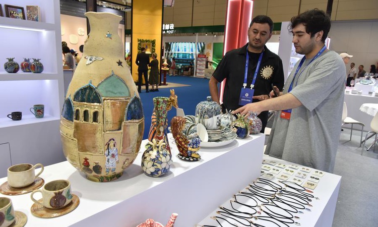 Son Gelişme: Jingdezhen'de uluslararası seramik fuarı 1.000'i aşkın profesyonel alıcıyla resmen start aldı