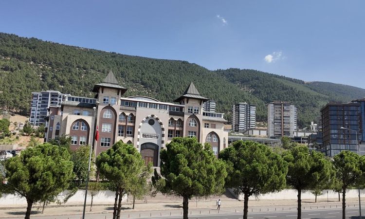 Son Gelişme: Kahramanmaraş'taki okul saldırısı davasında ilk duruşma… Tutuklu anne Mersinli: “Babası İsa'yı si